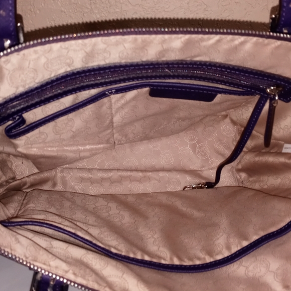 ((SOLD)) AUTHENTIC MICHAEL KORS PURSE & WALLET SET - Picture 9 of 16